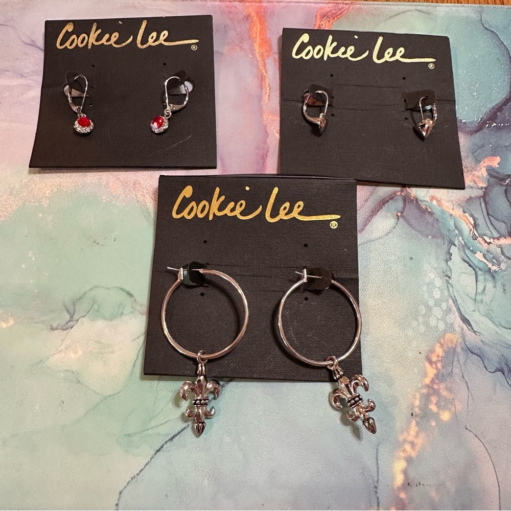 Cookie Lee Earrings only for pierced ears.